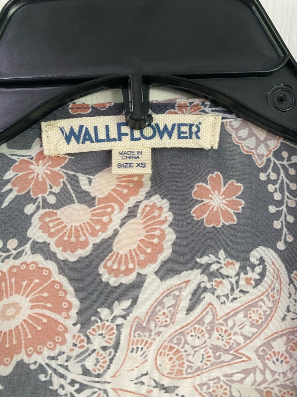 Wallflower Kimono Gray Pink Open Front XS Boho Paisley Floral Lace Trim - Picture 4 of 12
